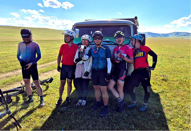 Rest during Mongolian cycling tour